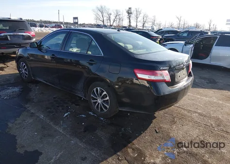 2010 Toyota Camry z USA, uszkodzony, nr VIN 4T4BF3EK3AR009659